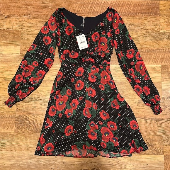 Free People Pin Up Style Red Rose & Polka Dot Long Sleeve V Neck Dress A13 - Picture 1 of 4